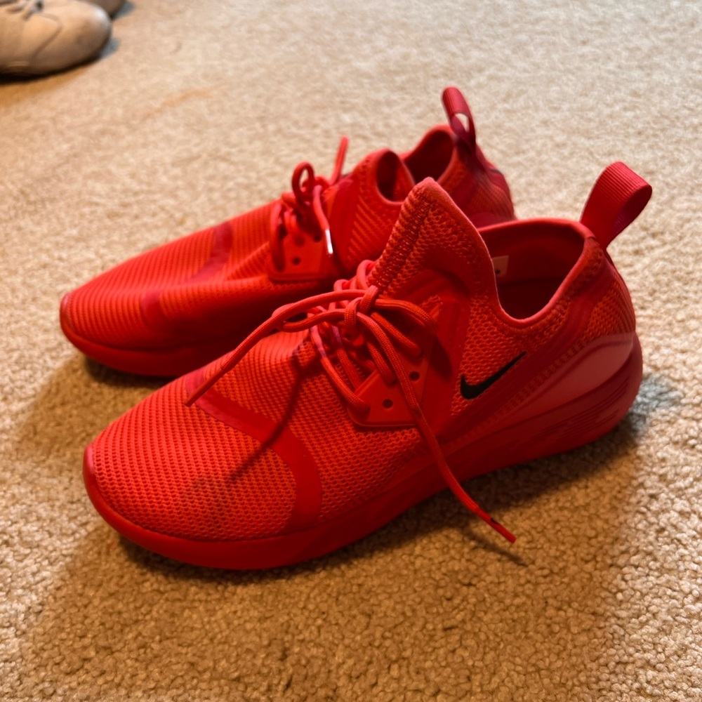 Like new NIKE!!!